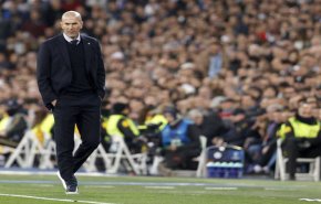 نقاش مع رئيس ريال مدريد حسم مصير زيدان مع الفريق
