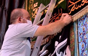 بالفيديو.. إيران تتشح بالسواد استعدادات لإقامة العزاء رغم تفشي كورونا
