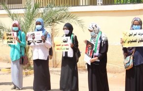 شاهد.. وقفة إحتجاجية بالخرطوم تدين التطبيع تزامنا مع زيارة بومبيو