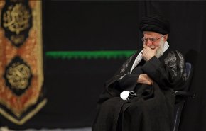 شاهد بالصور ..قائد الثورة الاسلامية يحيي ليلة الثامن من محرم