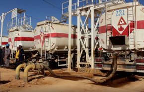 محافظ شبوة: مرتزقة العدوان نهبوا ثروات اليمن النفطية