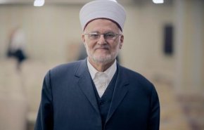 عكرمة صبري يحذر من إغلاق الاحتلال للمسجد الأقصى
