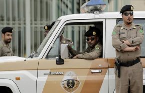 شاهد.. اعتقال سعودي سخر من المجندات السعوديات