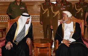 ضغوط على مسقط بهدف التطبيع ولإبعادها عن إيران 

