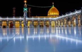 بالصور.. مشهد استثنائي للصلاة في مسجد الكوفة بالعراق
