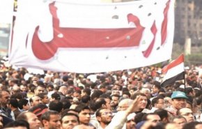 الشعب المصري يصرخ بوجه السيسي: إرحل!
