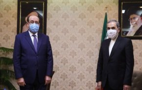 ولايتي: نأمل ان يجد ساسة العراق حلولا لمشاكل البلاد في ظل حكومة الكاظمي