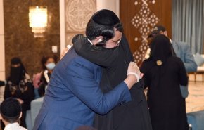 يهود الإمارات يحتفلون بتوقيع الإتفاق في كنيس سري! 