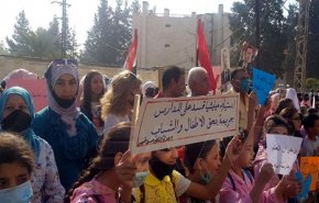 كوادر تدريسية وطلاب يحتجون على ممارسات ’قسد’ في الحسكة