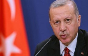 اردوغان يهاجم ماكرون ويصف سياساته بـ