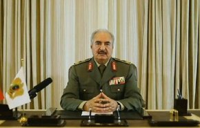 حفتر يعلن استئناف إنتاج وتصدير النفط في ليبيا