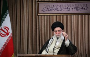 قائد الثورة يكشف دور اميركا في حرب صدام ضد ايران