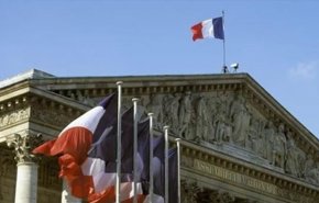 فرنسا تحذر من انهيار لبنان إذا لم يشكل حكومة جديدة

