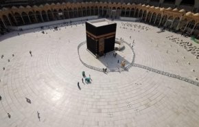 السعودية تمنع الوصول للكعبة والحجر الأسود