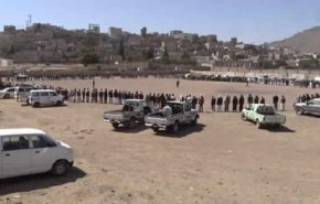 وقفة احتجاجية للتنديد باحتجاز سفن المشتقات النفطية في تعز