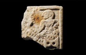 بريطانيا تعيد لوحا سومريا نادرا الى العراق 