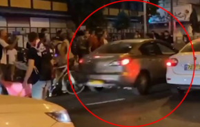 دهس واعتقال عدد من المحتجين خلال مظاهرة ضد نتنياهو في 'تل ابيب'