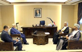 المعلم يتسلم نسخة عن أوراق اعتماد سفير سلطنة عمان لدى سوريا