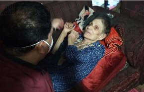شاهد.. أول صورة للسيدة المصرية المحبوسة داخل موقع مغلق بالسلاسل لمدة عام 