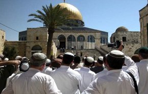الأوقاف الفلسطينيّة: الاحتلال يفرض واقعا تهويديا عبر اقتحامات الأقصى ومنع الأذان
