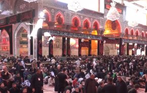 شاهد.. العراقيون يحيون زيارة الأربعين نيابة عن زوار باقي الدول 