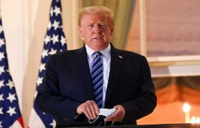 ترامب لم یعد معديا الا أن الفايروس لا يزال معشعشا فيه
