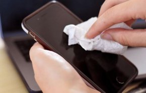 عوامل تؤثر في بقاء فيروس كورونا حيا على الهواتف الذكية