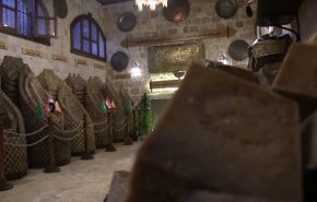شاهد.. رائحة تنتشر بين ازقة حلب المدمرة.. ما منبعها؟
