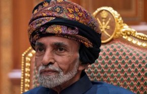شاهد..فيديو نادر لسلطان عمان الراحل خلال مشاركته في الاحتفال بذكرى المولد النبوي 