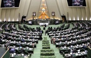 نواب البرلمان الايراني يطالبون فرنسا بالاعتذار من الشعوب المسلمة

