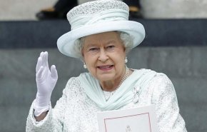 بريطانيا.. الملكة إليزابيث قد تتنحى عن العرش في هذا الموعد!!
