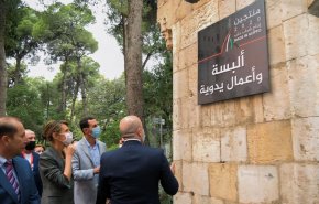 شاهد.. الرئيس الاسد وعقيلته يتفقدان معرض منتجين 2020