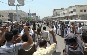 وقفات احتجاجية بالحديدة تنديدا بالإساءة لرسول الله(ص)