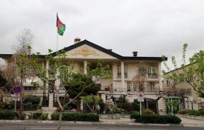 شاهد.. وفود ايرانية تقدم واجب العزاء بضحايا انفجار كابول  