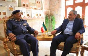 بالصور.. السفير الإيراني في صنعاء يستقبل عدداً من القيادات اليمنية