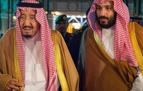 الرياض اخر المهنئين.. هل يهز بايدن عرش الملك سلمان؟