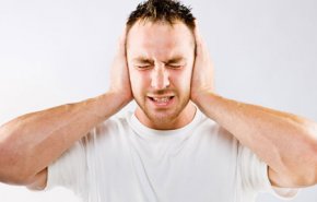 دراسة تثبت تأثير فيروس كورونا على طنين الأذن