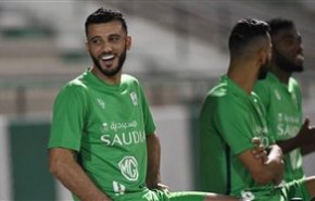 بالفيديو..السومة يثير الجدل بإشارة غريبة في مباراة العين 