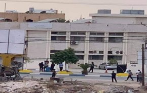 اعمال شغب امام مبنى المتصرفية في الرمثا الاردنية