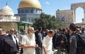 فلسطين المحتلة.. عشرات المستوطنين يقتحمون الأقصى