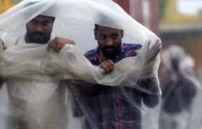 إجلاء سكان من منازلهم في جنوب شرق الهند قبل وصول إعصار