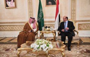 نائب وزير الدفاع السعودي يبحث مع الرئيس اليمني المستقيل  تنفيذ اتفاق الرياض