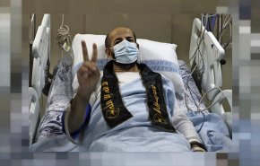 شاهد.. مواقع التواصل ترفع اسم ماهر الأخرس عالياً