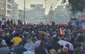 شاهد.. مقتل متظاهر واصابة العشرات في ساحة الحبوبي وسط ذي قار
