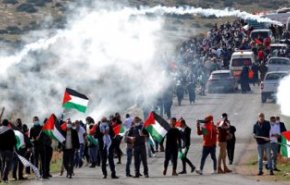 إصابة 7 فلسطينيين بالرصاص والعشرات بالاختناق شرق نابلس