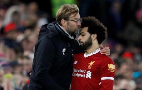 بالفيديو..محمد صلاح يمتنع عن مصافحة كلوب ويثير ضجة إعلامية