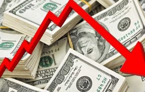 الدولار يهوي لأدنى مستوى منذ عامين