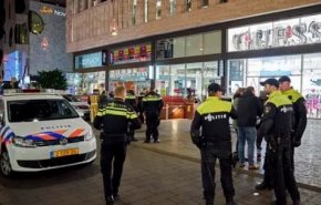 إصابة 3 في حادث طعن وحريق بهولندا