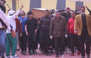 مشاهد مؤثرة أثناء تشييع المدرب العراقي كريم سلمان