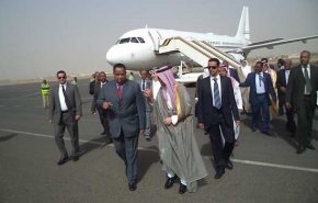 وزير الخارجية السعودي يصل إلى مطار الخرطوم